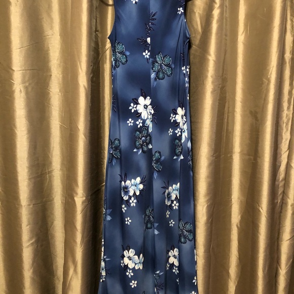 Women’s dress! - Picture 5 of 7